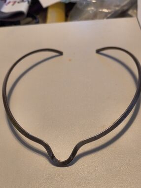Minimalist V-Shaped Metal Tourqe Cuff Necklace in Dark Silver Tone Signed Best